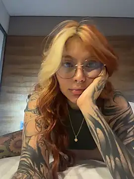 Snapshot of YunoRose_ chatting on 04.26.26 YunoRose online show from 04.26.26