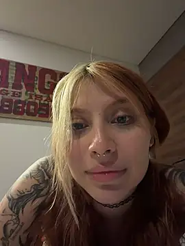 Snapshot of YunoRose_ chatting on 04.28.26 YunoRose online show from 04.28.26