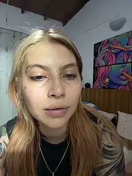 Snapshot of YunoRose_ chatting on 05.18.26 YunoRose online show from 05.18.26