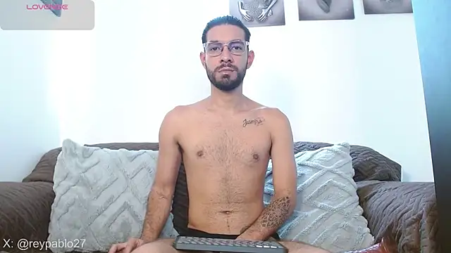 ReyPablo1 online show from 11.23.25