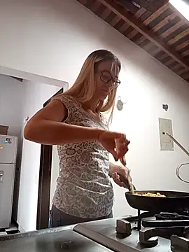 Mariam Arango online show from 10.27.25