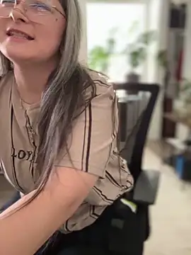 Alix Valentine online show from 10.07.25