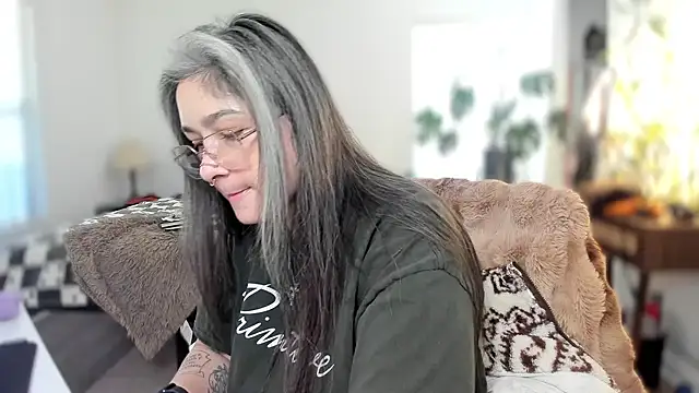 Alix Valentine online show from 11.05.25