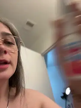 Snapshot of Alix_Valentine chatting on 02.08.26 Alix Valentine online show from 02.08.26