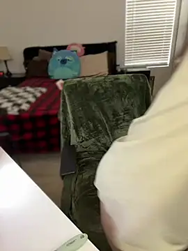 Snapshot of Alix_Valentine chatting on 02.08.26 Alix Valentine online show from 02.08.26