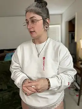 Snapshot of Alix_Valentine chatting on 02.11.26 Alix Valentine online show from 02.11.26