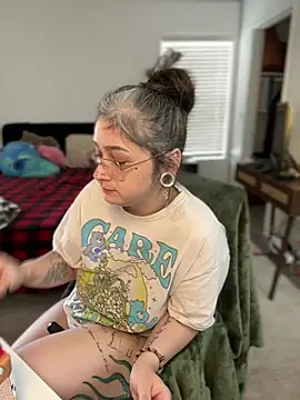 Snapshot of Alix_Valentine chatting on 02.17.26 Alix Valentine online show from 02.17.26