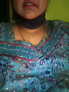 Snapshot of Villageanuty chatting on 02.04.26 Villageanuty online show from 02.04.26