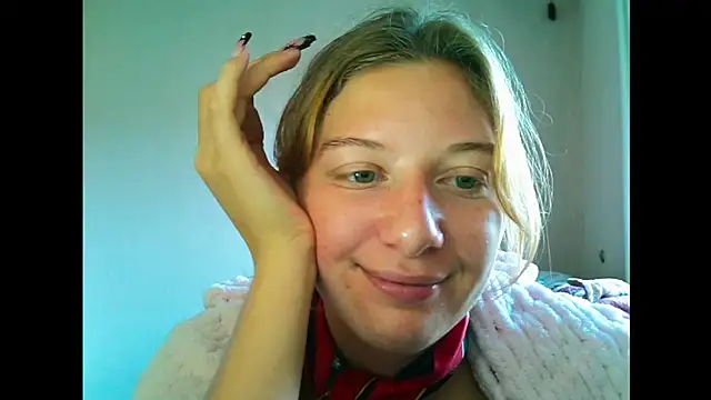 Lily Ember online show from 09.22.25