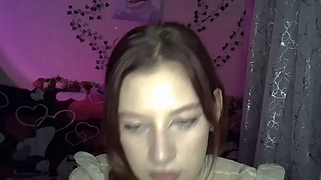 Lily Ember online show from 11.17.25