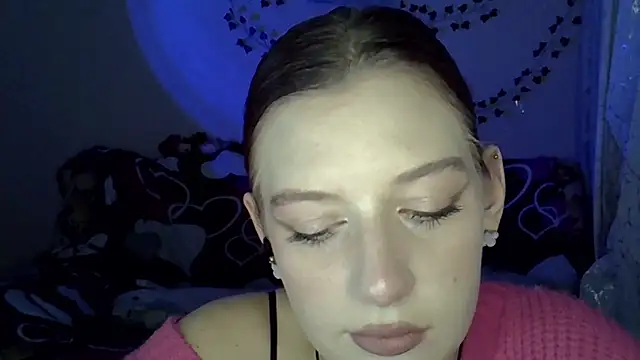 Lily Ember online show from 11.18.25