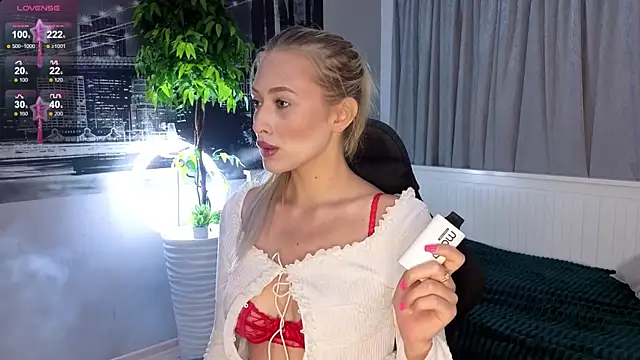 Snapshot of ChristyMarshall chatting on 09.21.25 ChristyMarshall online show from 09.21.25