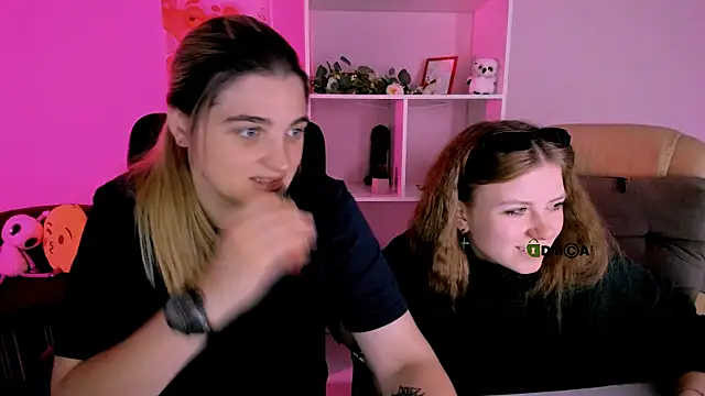 Snapshot of inga_gree chatting on 10.02.25 inga gree online show from 10.02.25