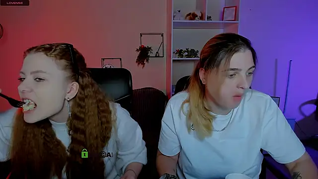 Snapshot of inga_gree chatting on 10.15.25 inga gree online show from 10.15.25