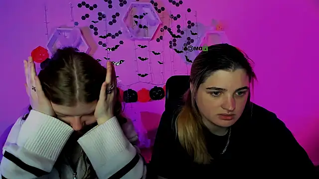 Snapshot of inga_gree chatting on 10.28.25 inga gree online show from 10.28.25