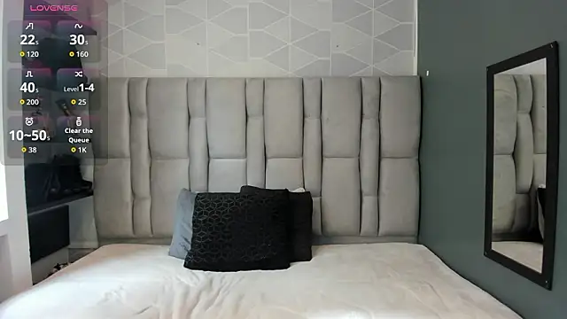 Snapshot of Charlot_milf chatting on 02.16.26 Charlot milf online show from 02.16.26