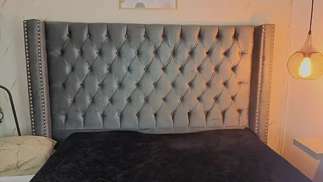 Anya Belth online show from 04.15.26