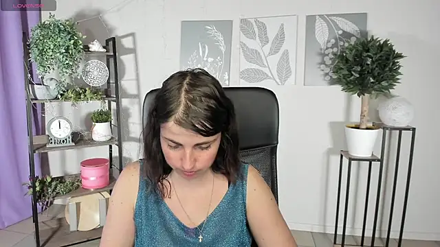Snapshot of MartaEdams chatting on 06.19.26 MartaEdams online show from 06.19.26