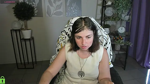 Snapshot of MartaEdams chatting on 07.15.26 MartaEdams online show from 07.15.26