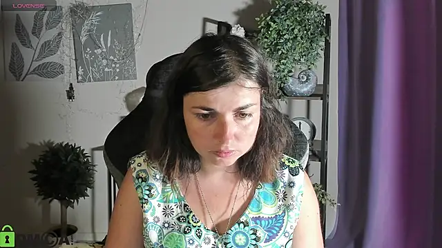 Snapshot of MartaEdams chatting on 07.30.26 MartaEdams online show from 07.30.26