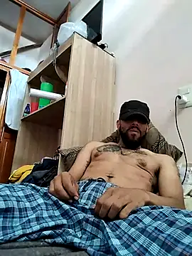 Snapshot of wolfsexmxn chatting on 09.21.25 wolfsexmxn online show from 09.21.25