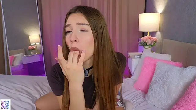 SweetyLali online show from 10.23.25