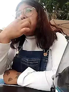 Snapshot of Atenea69 chatting on 10.03.25 Atenea69 online show from 10.03.25