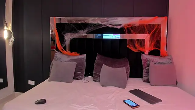 sofiaa brown online show from 10.25.25