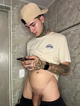 Snapshot of samm4044 chatting on 11.08.25 samm4044 online show from 11.08.25