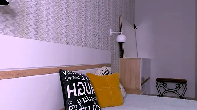 Elle Pearl  online show from 01.07.26