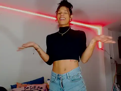 Snapshot of beautiful_taty chatting on 10.19.25 beautiful taty online show from 10.19.25