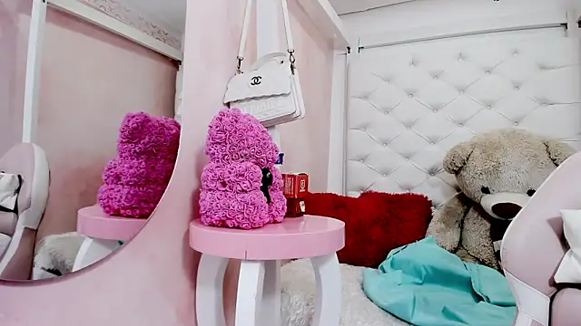 eimy skinny  online show from 02.20.26