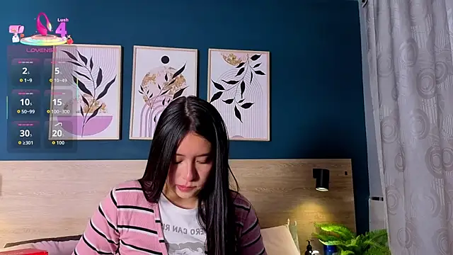 Snapshot of SarahMiler_ chatting on 12.15.25 SarahMiler online show from 12.15.25