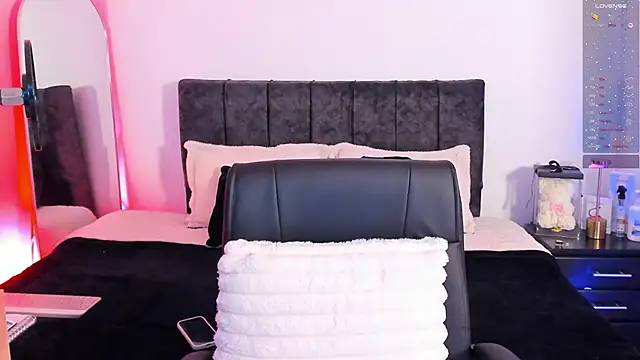 Taylormaxwell online show from 02.16.26