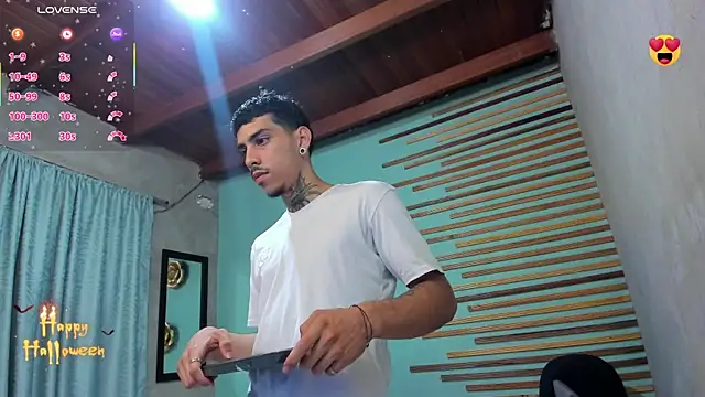 Snapshot of jharol_cardonaa chatting on 10.18.25 jharol cardonaa online show from 10.18.25