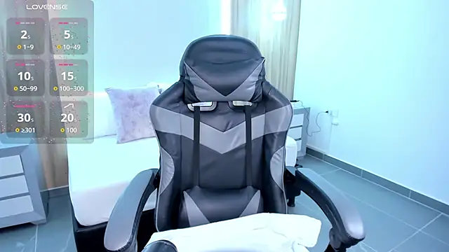 megara x  online show from 10.11.25