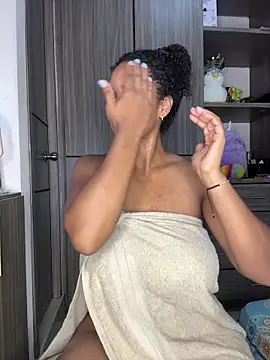 Mia sweet80 online show from 10.23.25