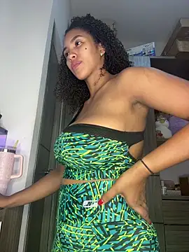 Mia sweet80 online show from 10.28.25