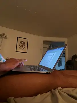 latina-pene online show from 10.13.25