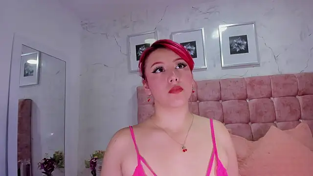 Snapshot of Maddy_Mills chatting on 02.05.26 Maddy Mills online show from 02.05.26