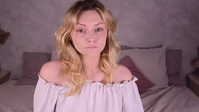 Snapshot of CindyFors chatting on 11.09.25 CindyFors online show from 11.09.25