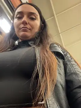 Snapshot of swmilena_hot_ chatting on 11.28.25 swmilena hot online show from 11.28.25