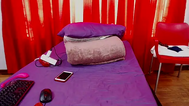 Snapshot of SexyBustyBoobs chatting on 10.23.25 SexyBustyBoobs online show from 10.23.25