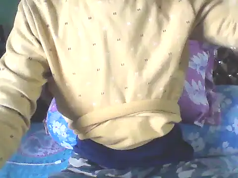 Snapshot of darkbluemoon chatting on 12.23.25 darkbluemoon online show from 12.23.25