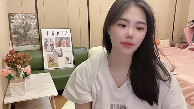 Snapshot of suki-1 chatting on 09.21.25 suki-1 online show from 09.21.25