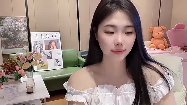 Snapshot of suki-1 chatting on 10.06.25 suki-1 online show from 10.06.25