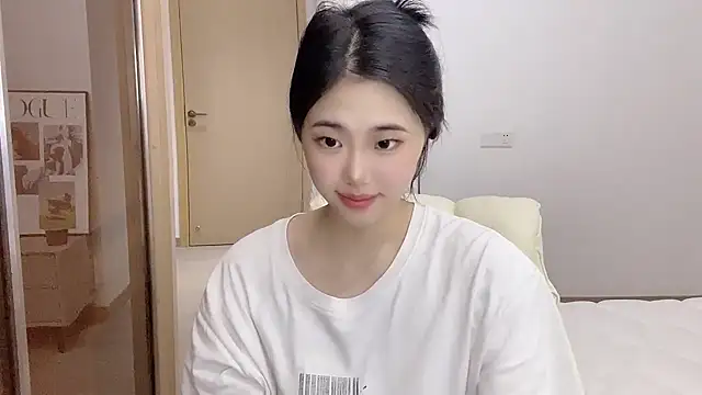 Snapshot of suki-1 chatting on 10.17.25 suki-1 online show from 10.17.25