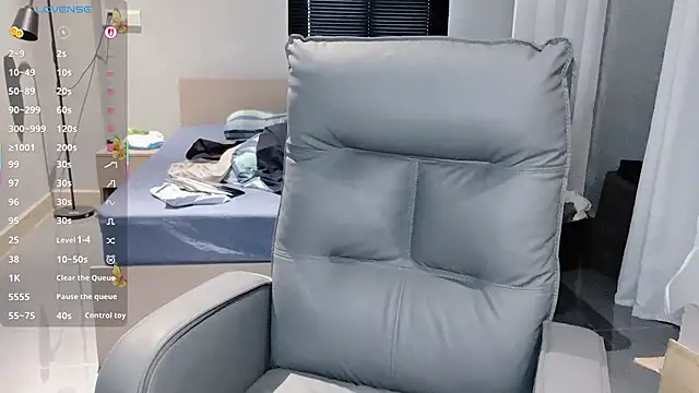 NiNi-baby520 online show from 10.13.25