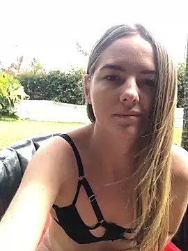 Angiehuston1 online show from 09.22.25