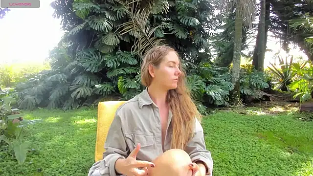 Angiehuston1 online show from 04.18.26